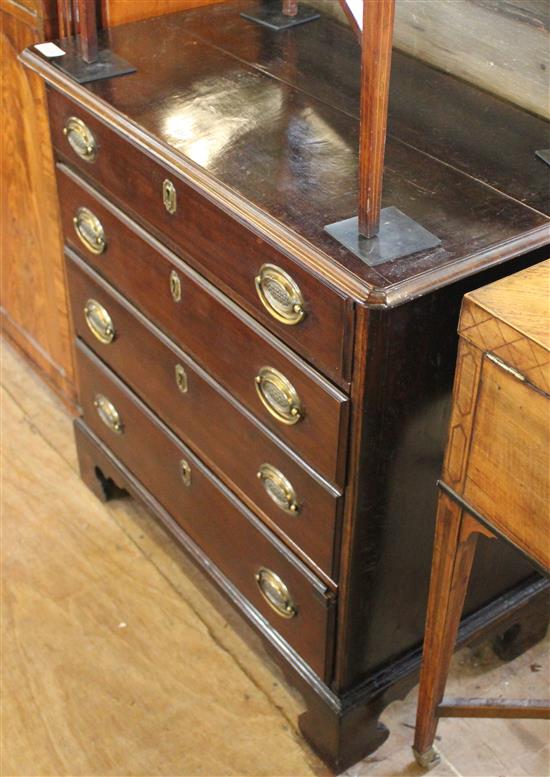 Small pine Georgian 4-drawer chest of drawers